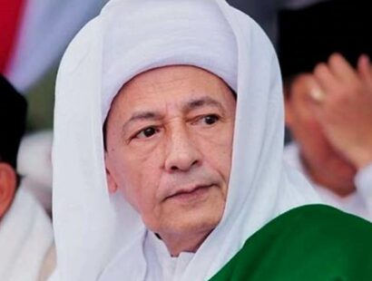 Habib Luthfi Bin Yahya Pekalongan